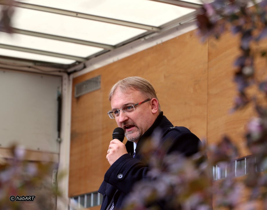 Bürgermeister Klahm beim Grußwort